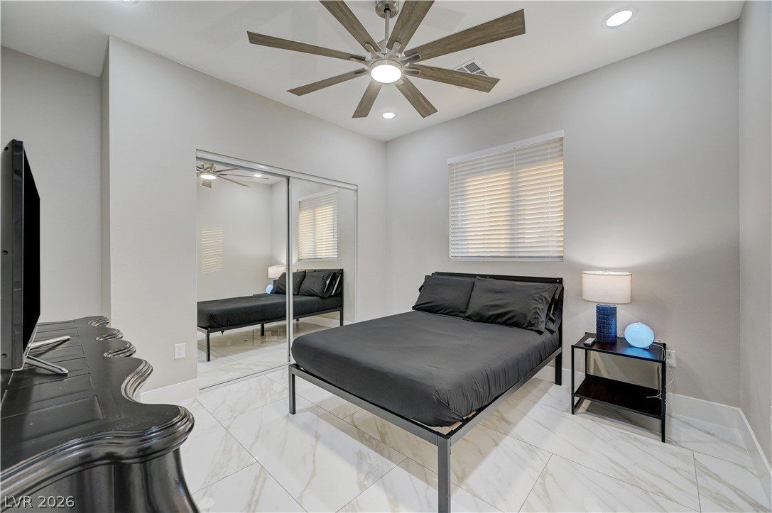 6132 Glacier Avenue. Las Vegas, NV 89156