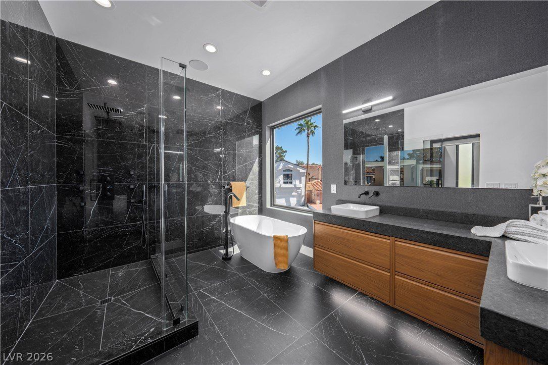 2824 Queens Courtyard Drive. Las Vegas, NV 89109