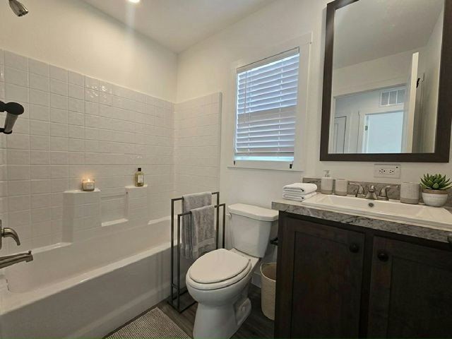 2038 Palm Street. Las Vegas, NV 89104