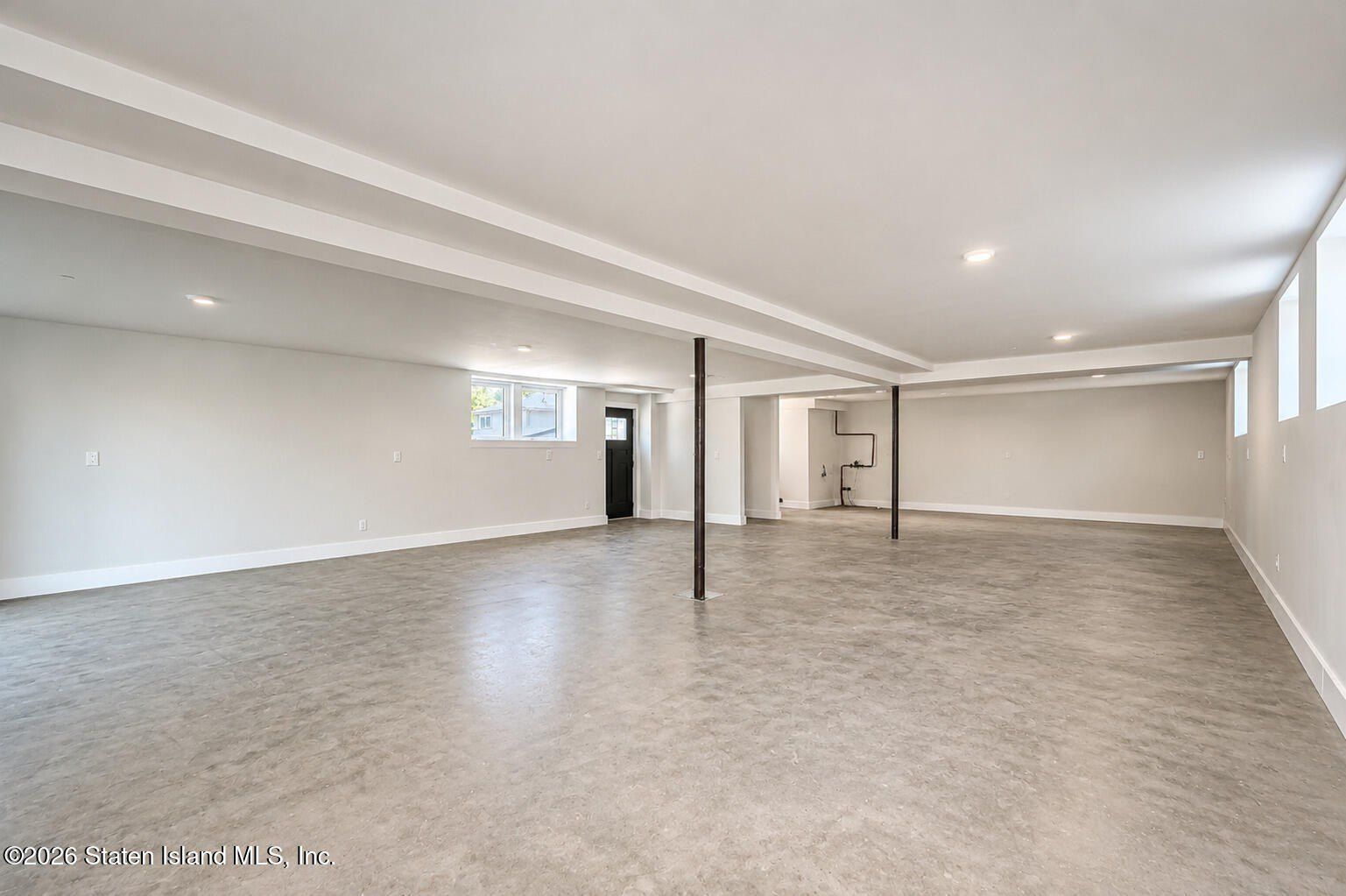 341 Mallory Avenue. Staten Island, NY 10305