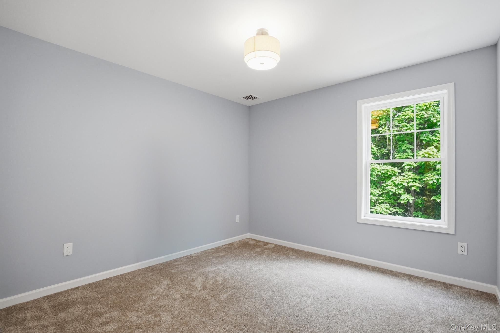 155 S Quaker Lane. Hyde Park, NY 12538