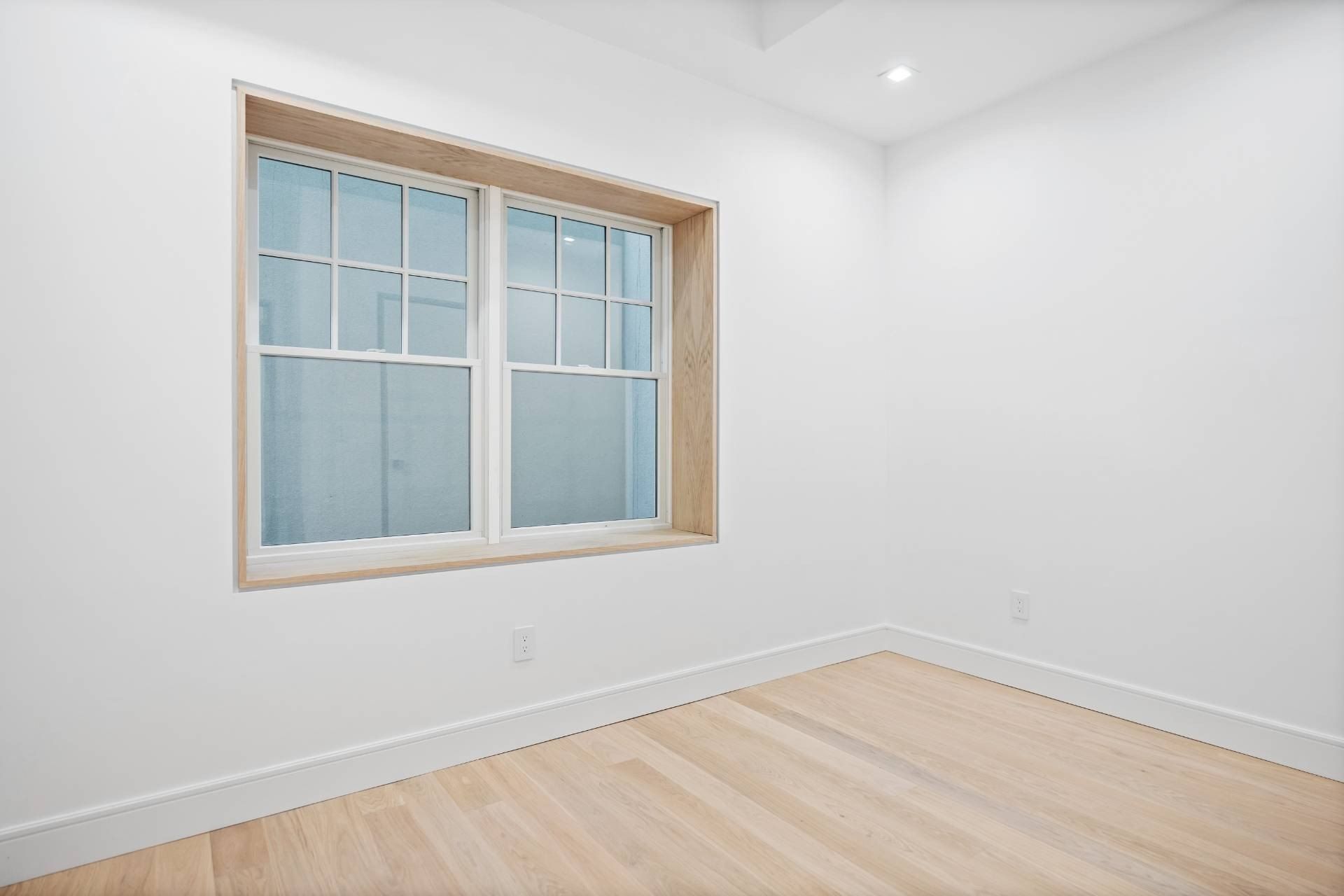 12 Garbis Lane. East Hampton, NY 11937