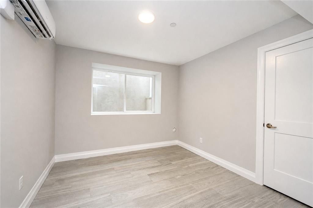 689 Oakland Avenue. Staten Island, NY 10310