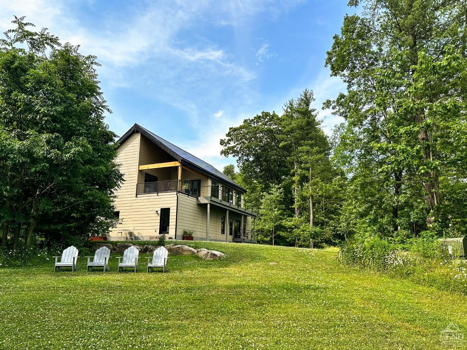 51 Meadow Lane. Hannacroix, NY 12087