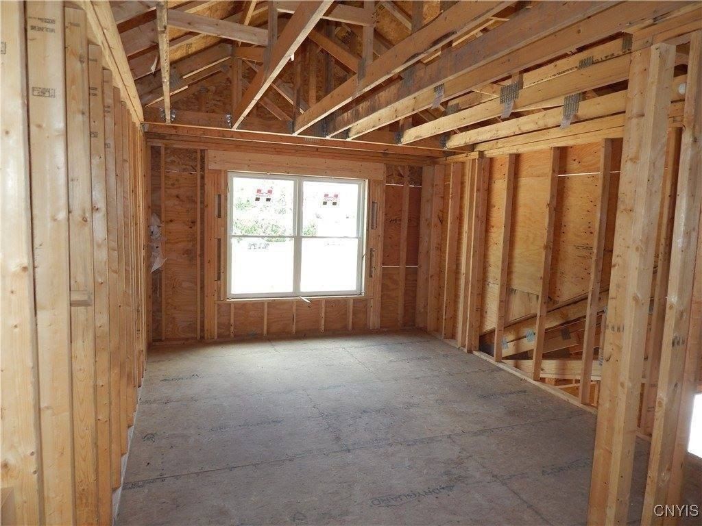 302 Bunker Hill. Syracuse, NY 13207