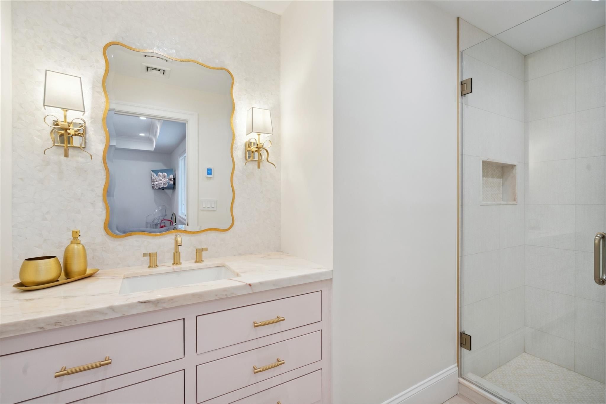 25 Longridge Lane. Old Brookville, NY 11545