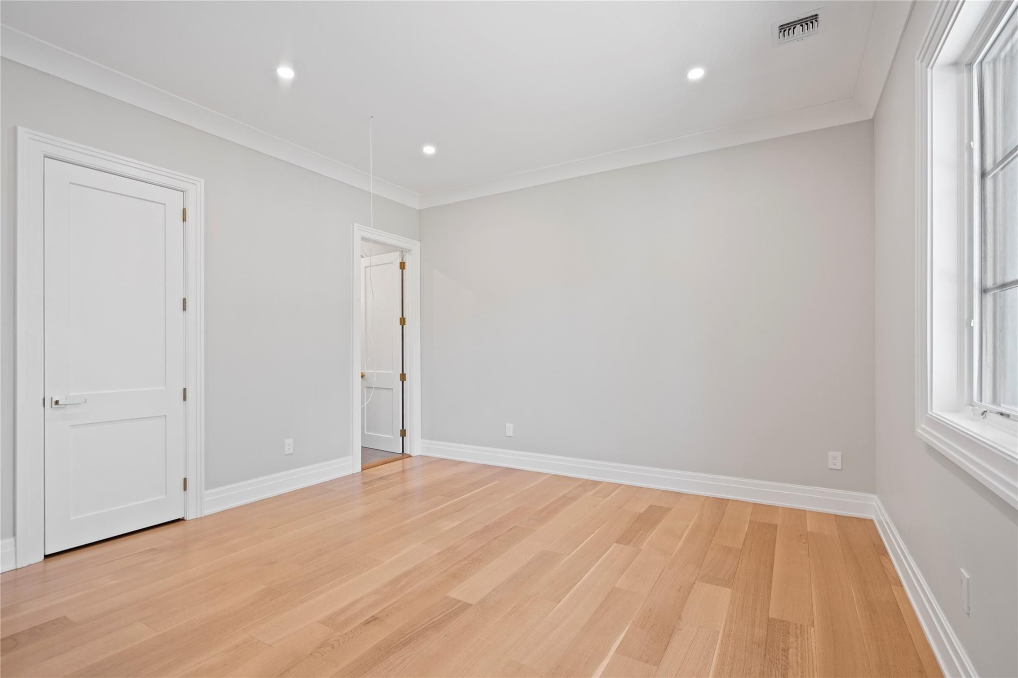 20 Knollwood Road. Muttontown, NY 11545