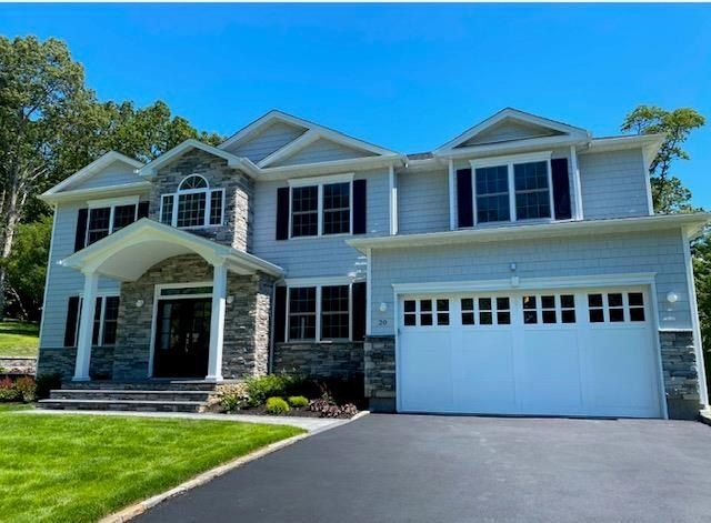 85 Roundtree Drive. Plainview, NY 11803