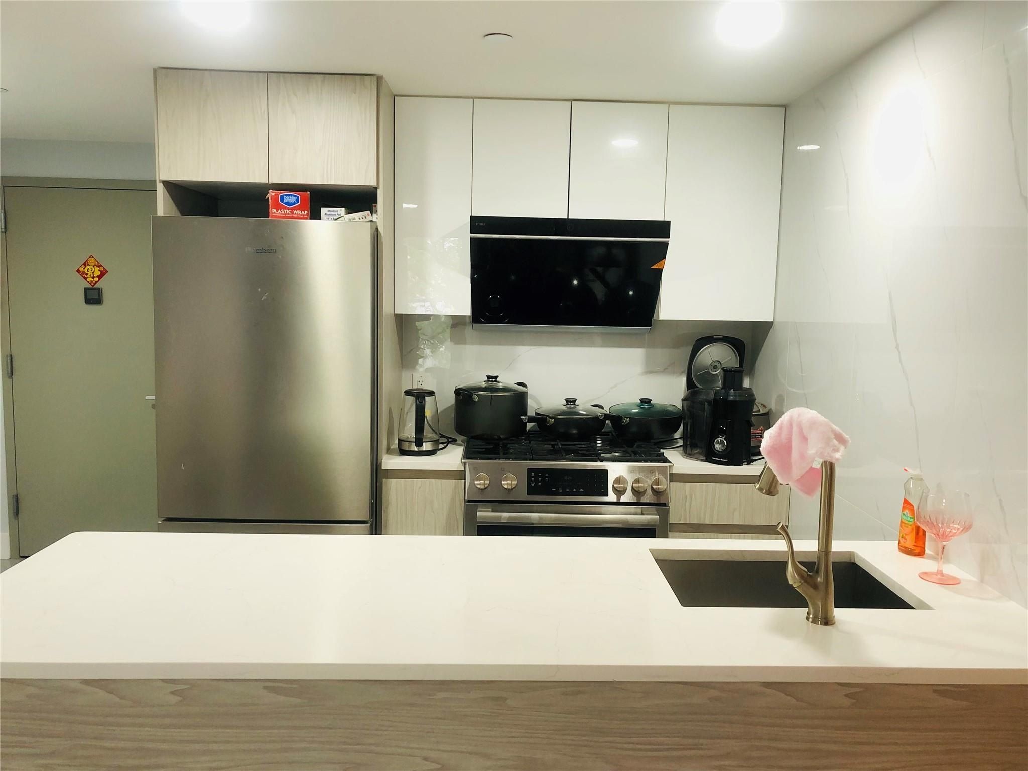 811 45Th Bluffs. Brooklyn, NY 11220