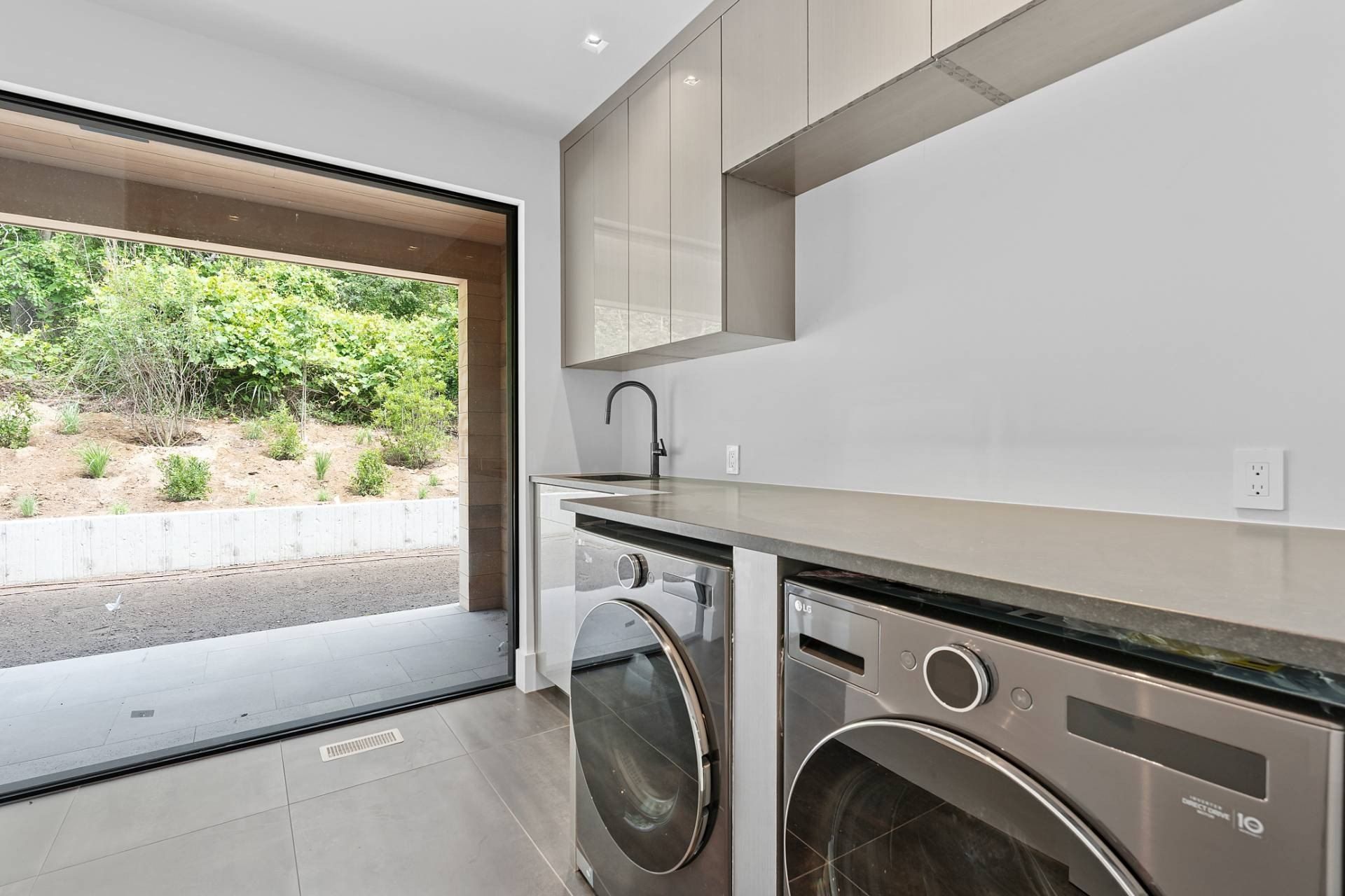 15 North Neck Lane. Montauk, NY 11954