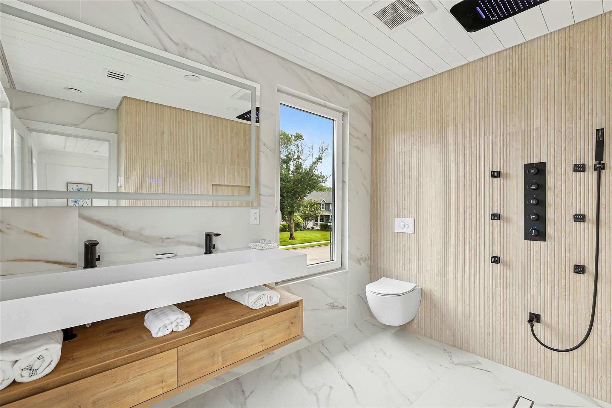 132 Arthur Street. Garden City, NY 11530