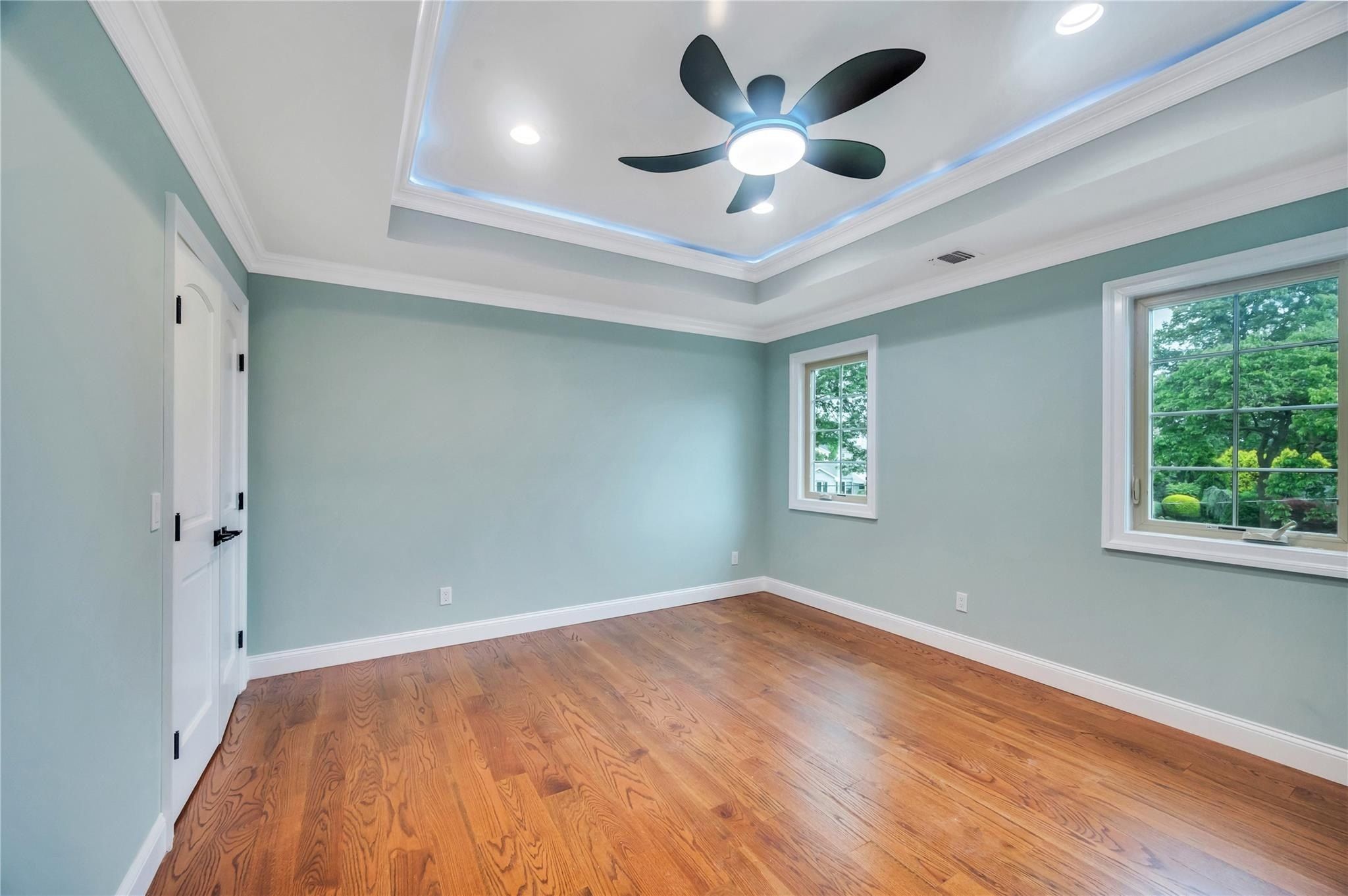 16 Violet Avenue. Hicksville, NY 11801