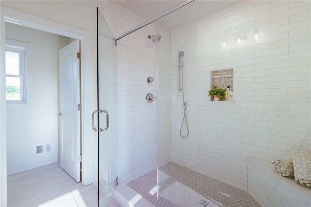 16 Mendon Green Lane. Pittsford, NY 14534