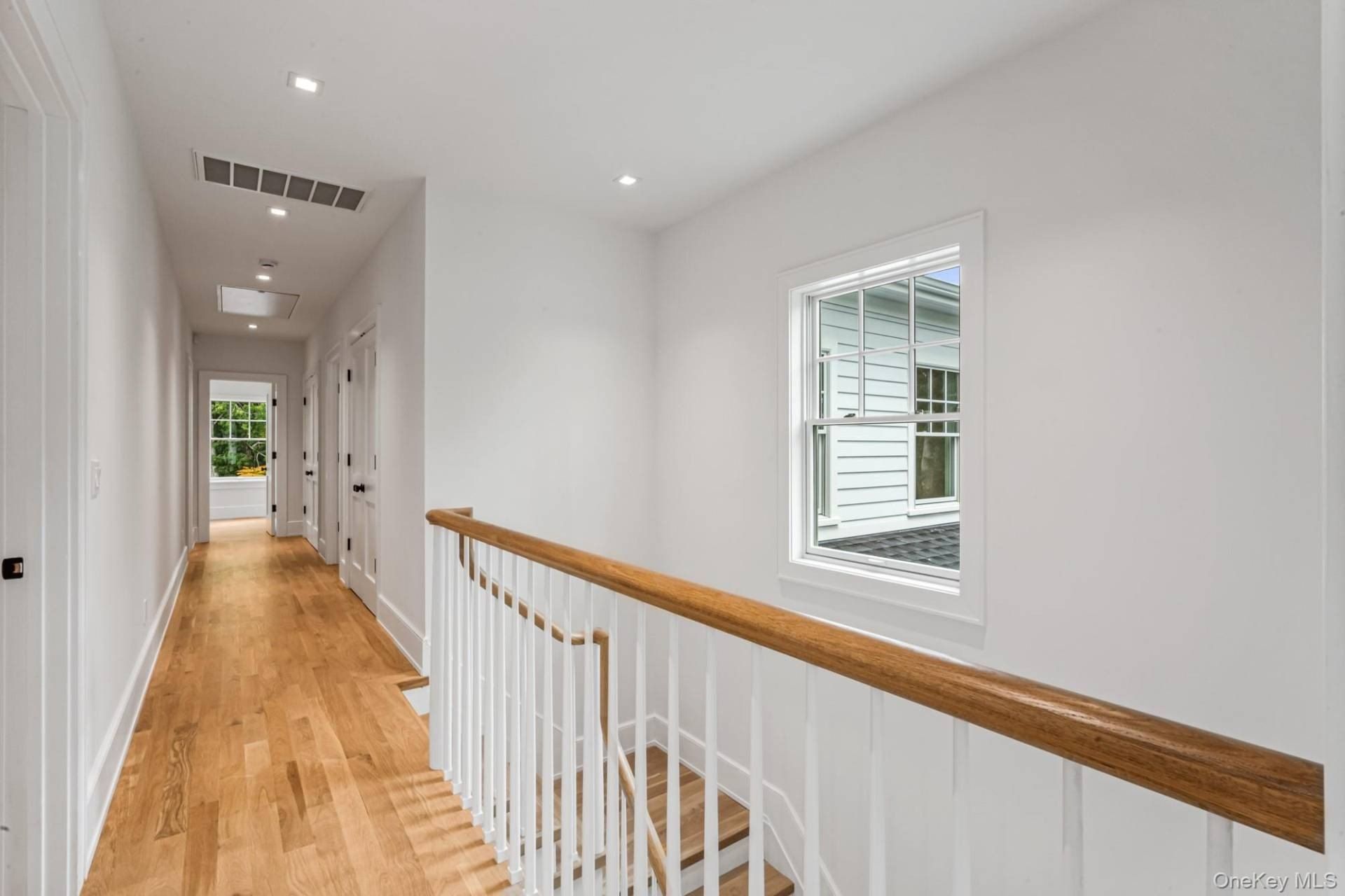 36 Jagger Lane. Westhampton, NY 11977