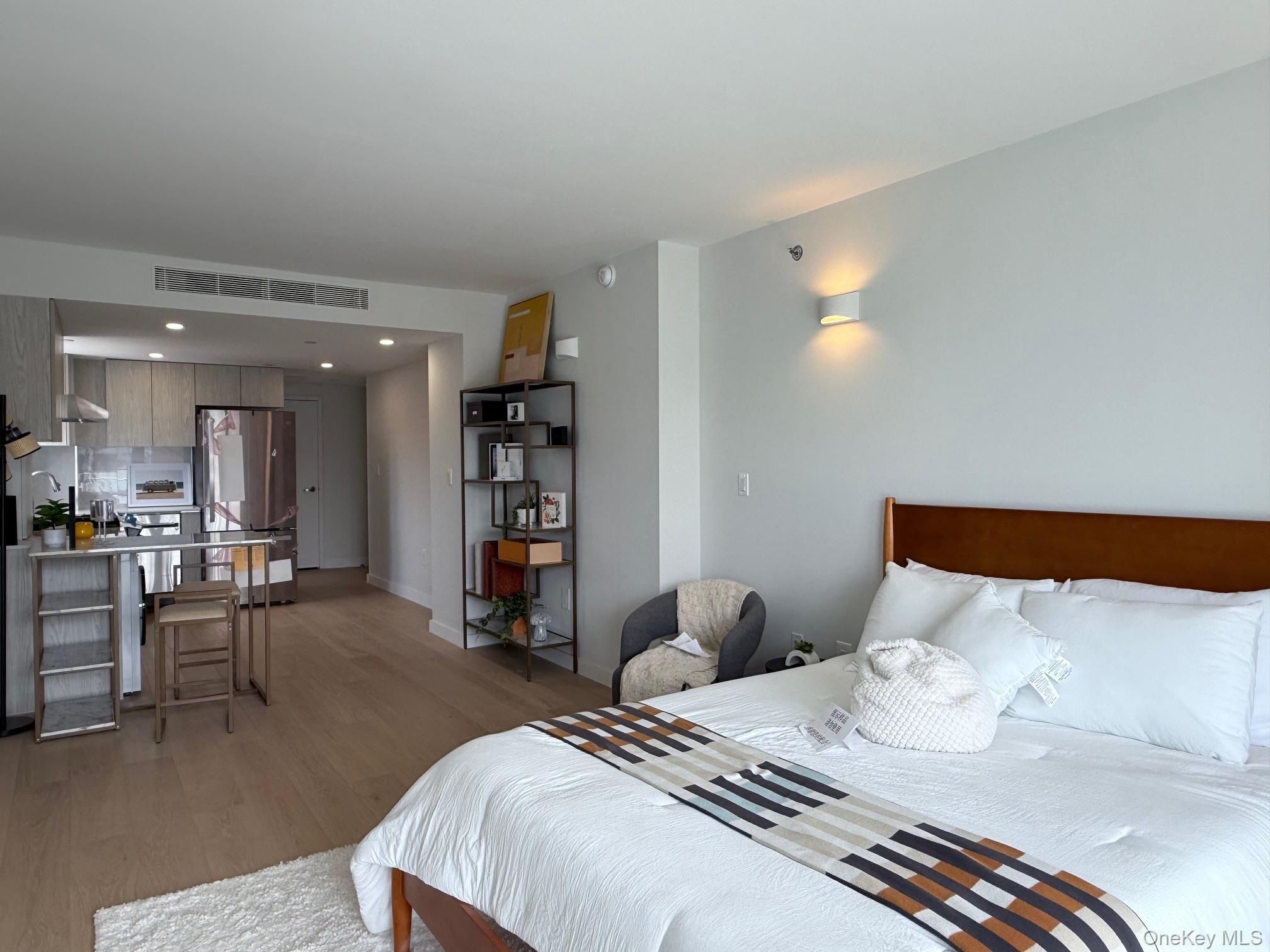 13680 41 Avenue Unit 6H. Flushing, NY 11355