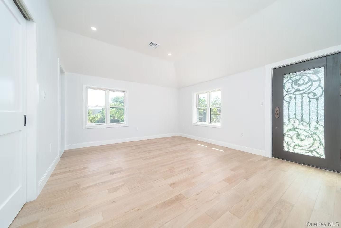 724 128 Street. Flushing, NY 11356