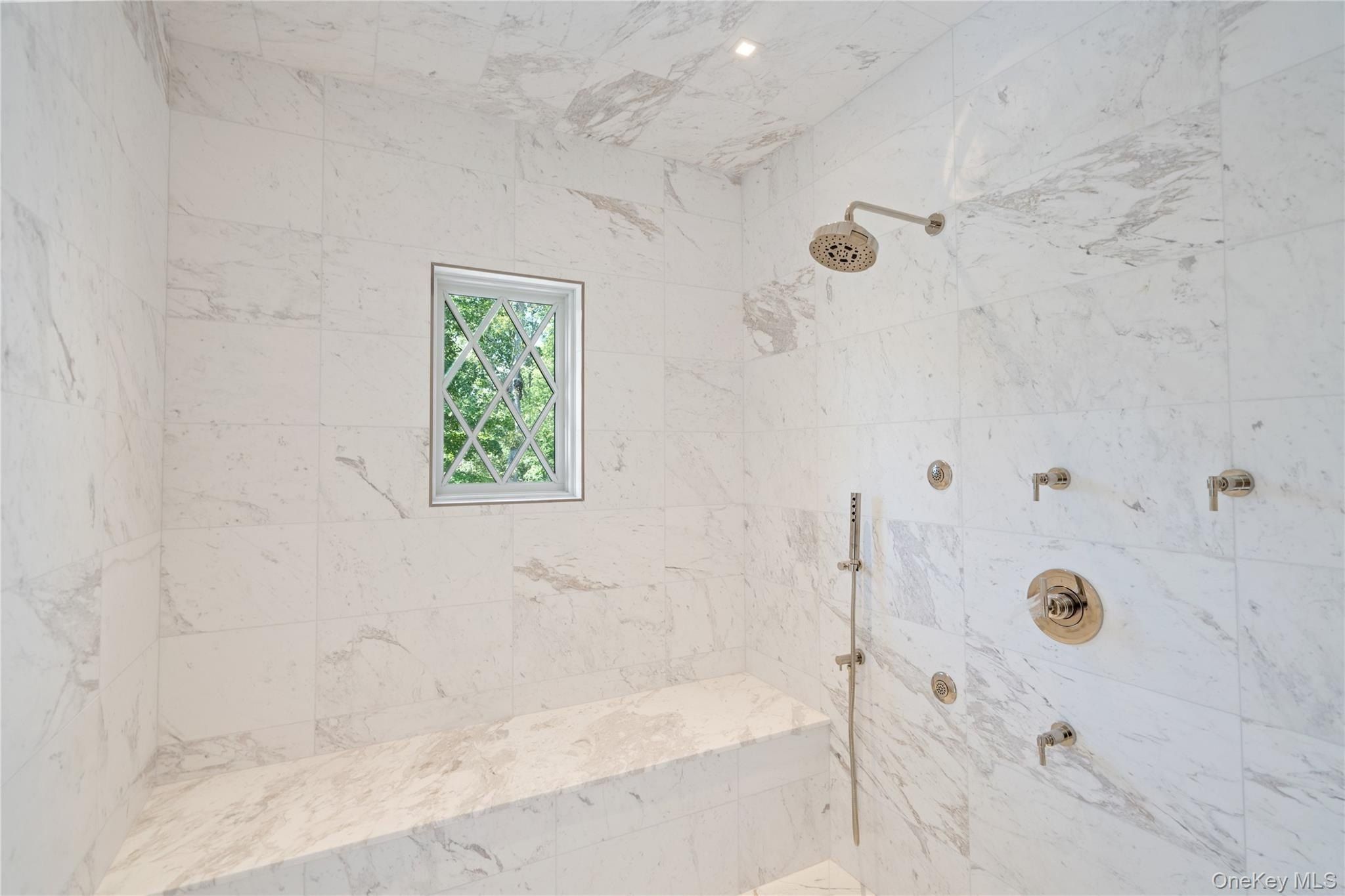 8 Dogwood Hill. Brookville, NY 11545