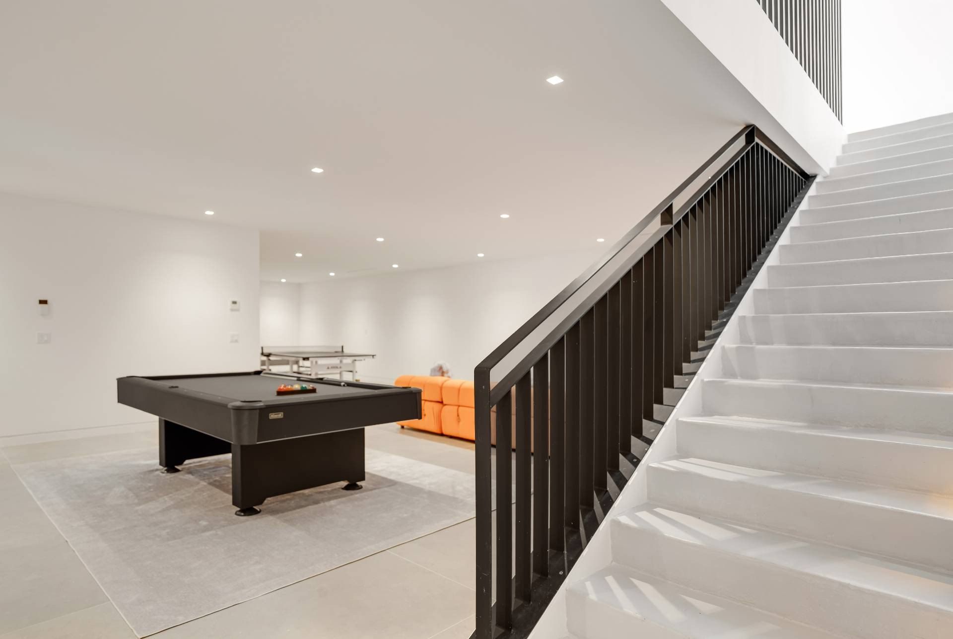 8 Barnes Avenue. East Hampton, NY 11937