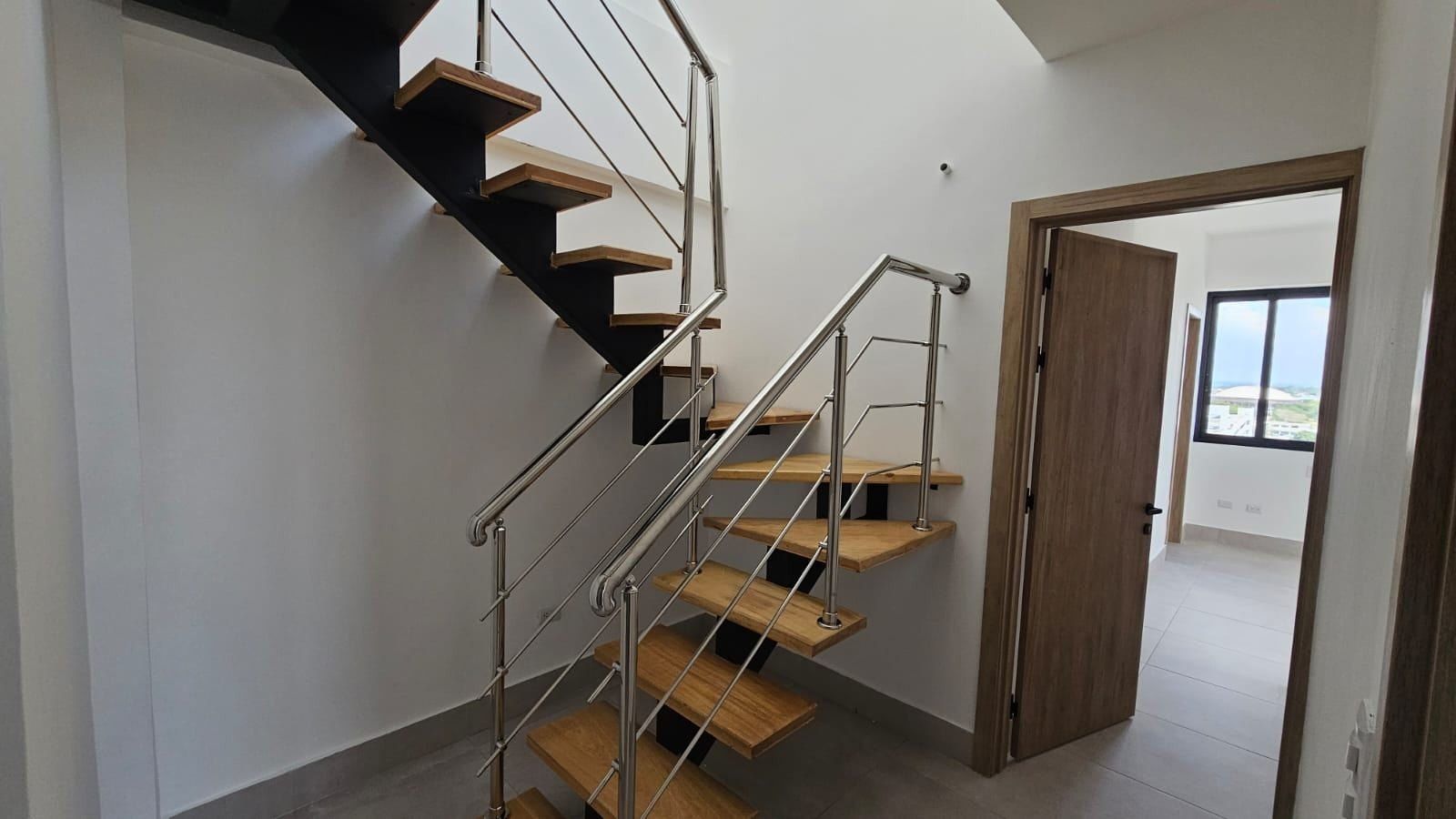 31 C Dr Gilberto Gomez. New York, NY 10119