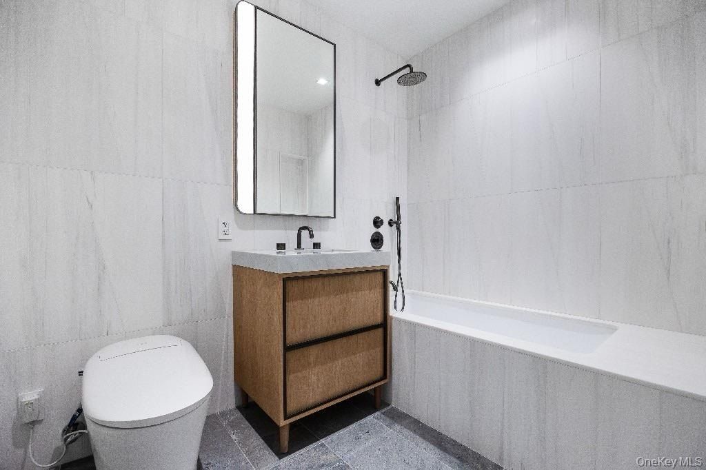 250 E 25Th Street Unit 9D. New York, NY 10010