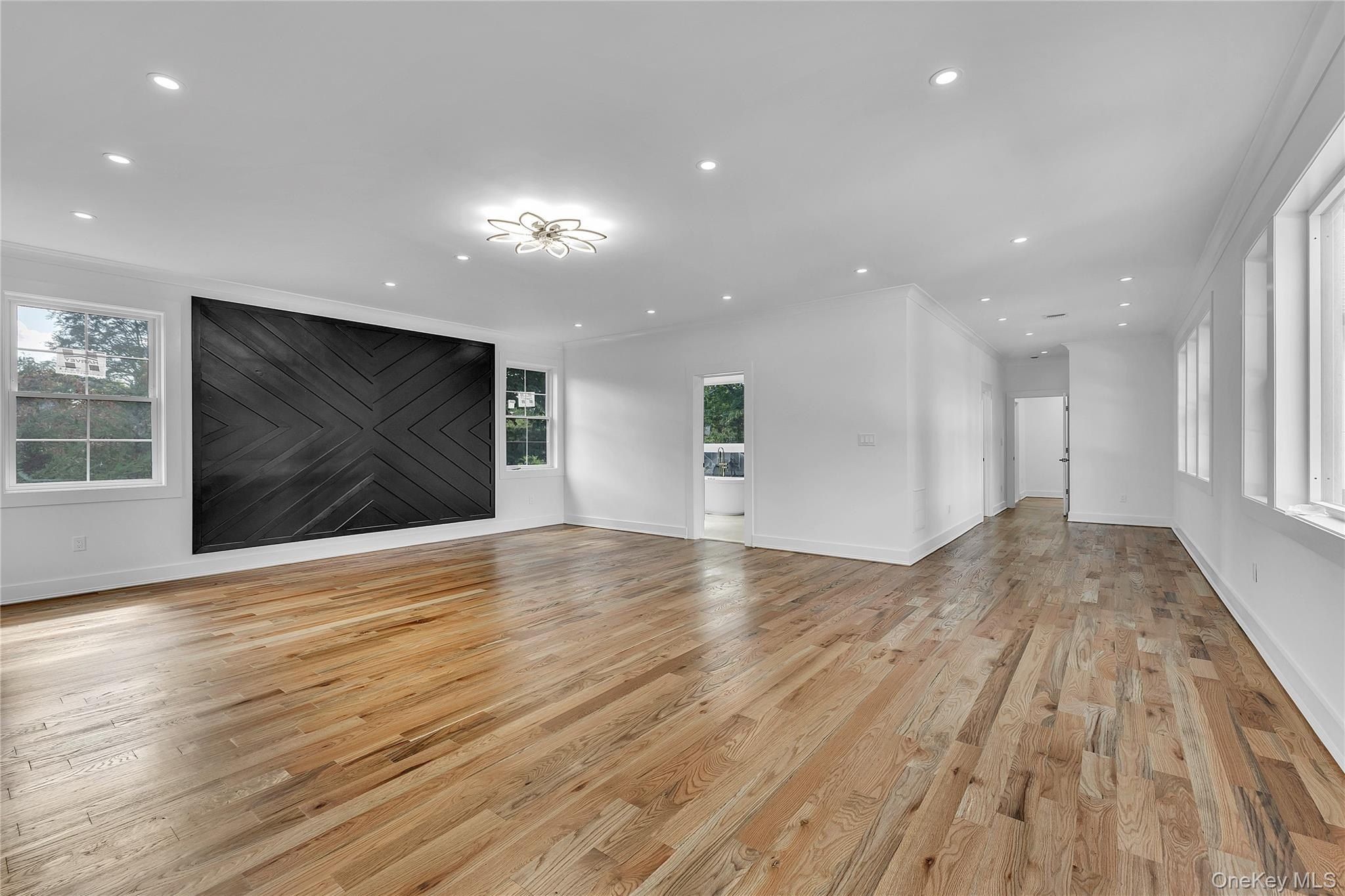 1130 Carlls Straight Path. Dix Hills, NY 11746