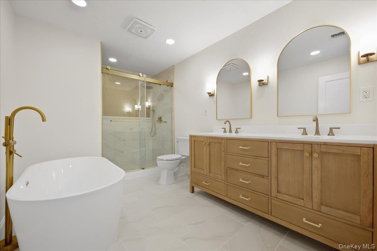 1420 Poulson Street. Wantagh, NY 11793