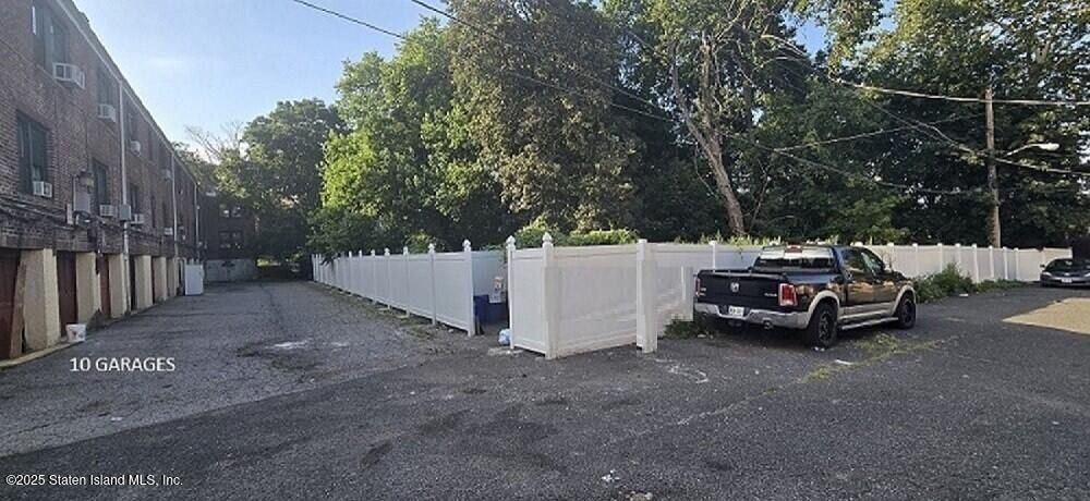 20 Court Street. Staten Island, NY 10304