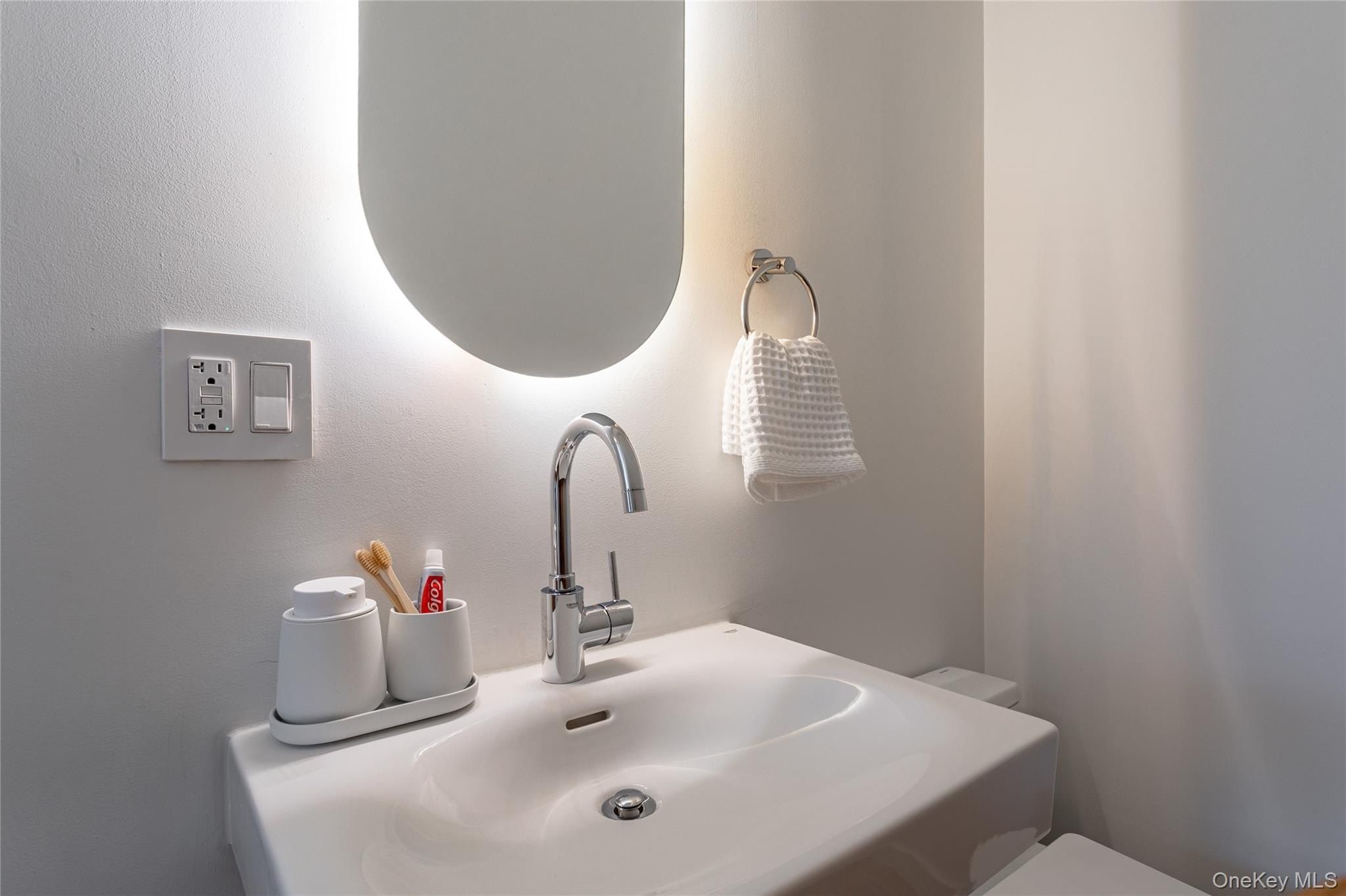 9 Mountain Lane. Napanoch, NY 12458