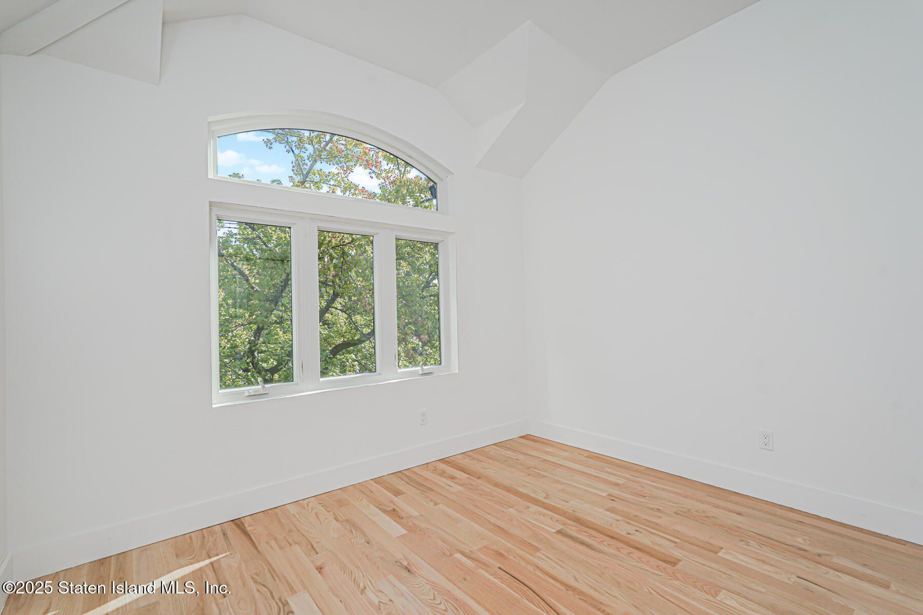 416 Alter Avenue. Staten Island, NY 10305