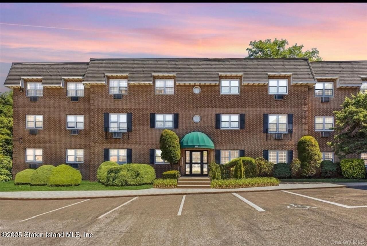 414 Maryland Avenue Unit 2A. Staten Island, NY 10305