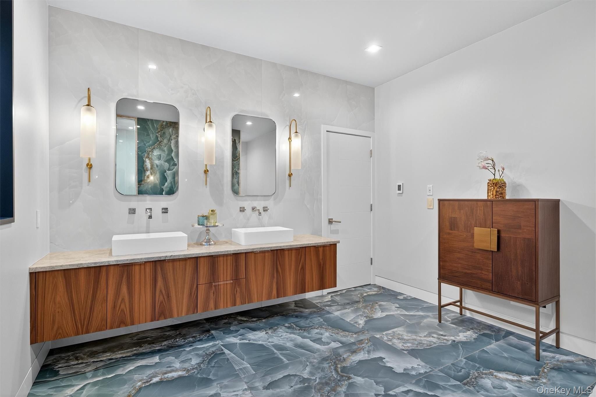 9 Warwick Isle Boulevard. Pine Island, NY 10969