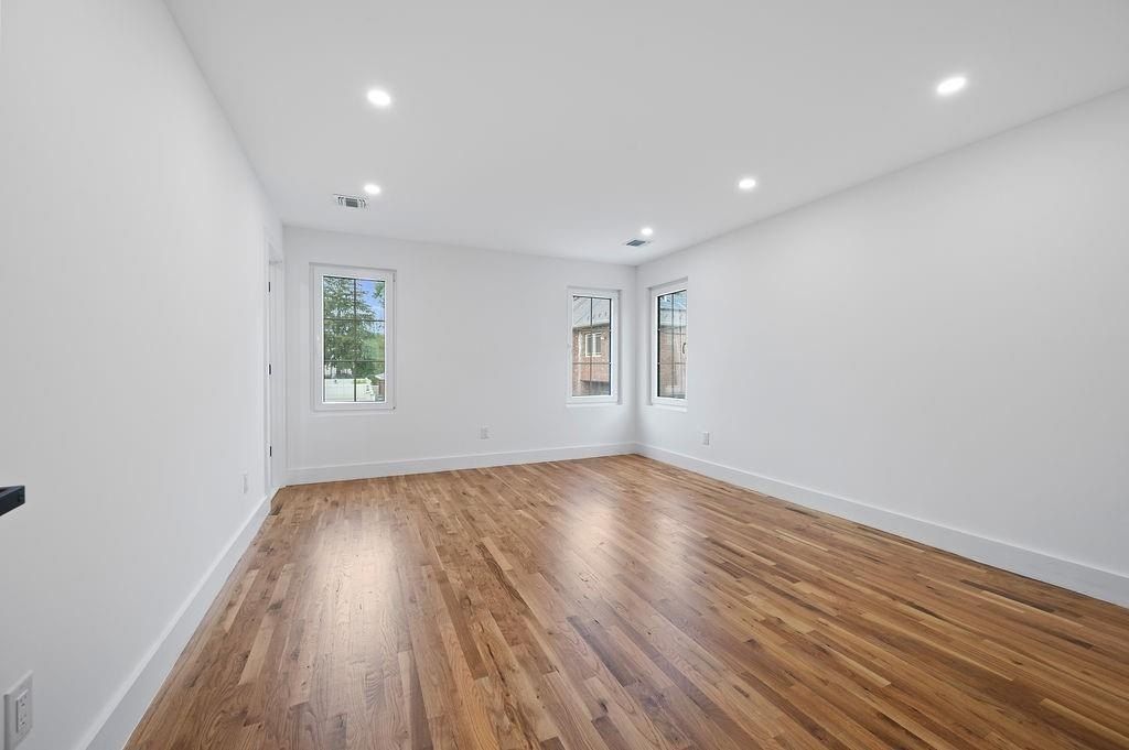 5639 Amboy Road. Staten Island, NY 10309