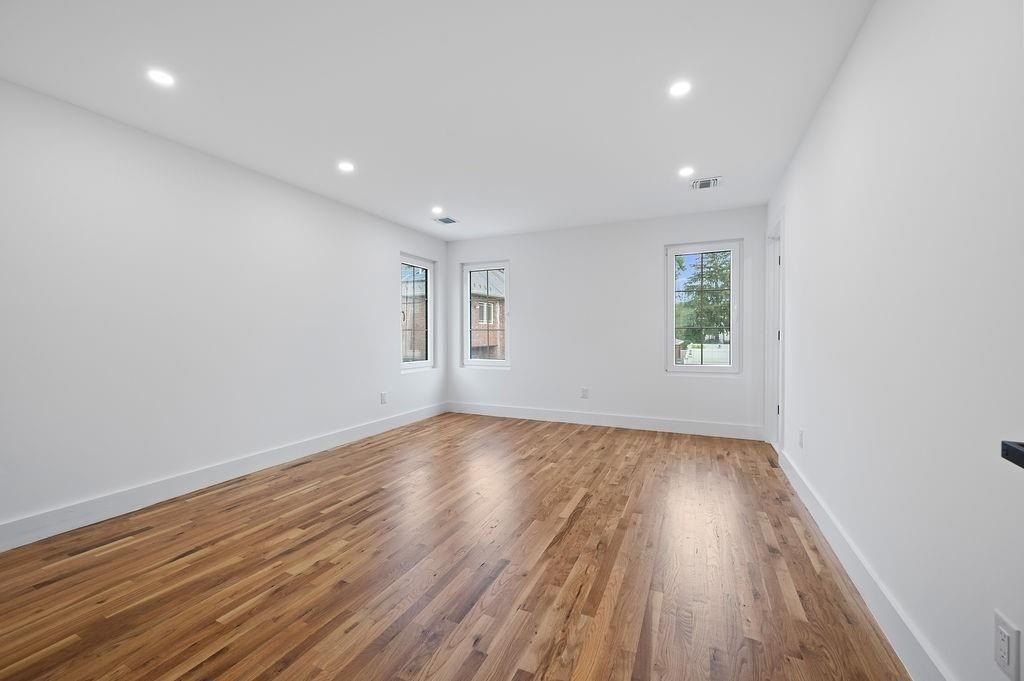 5635 Amboy Road. Staten Island, NY 10309