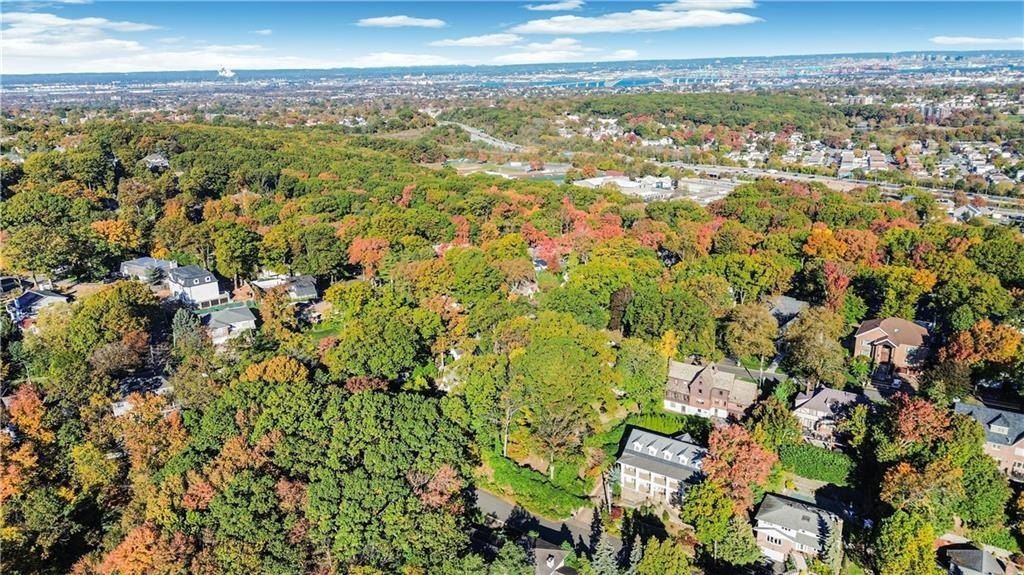 119 Coverly Avenue. Staten Island, NY 10301