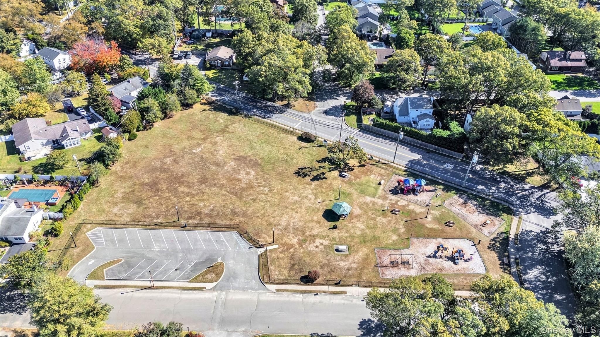 22 Arlington Terrace. Lake Grove, NY 11755