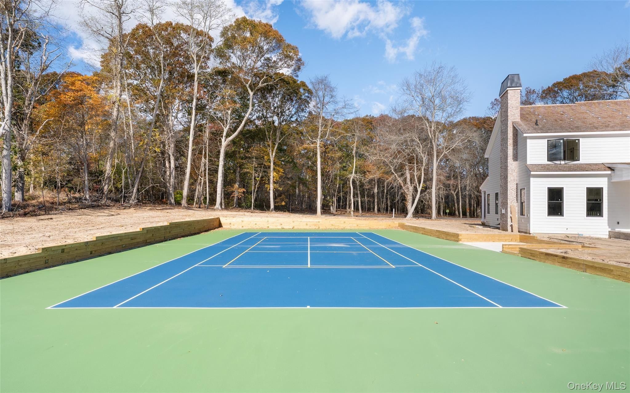 48 Whites Lane. Southampton, NY 11968