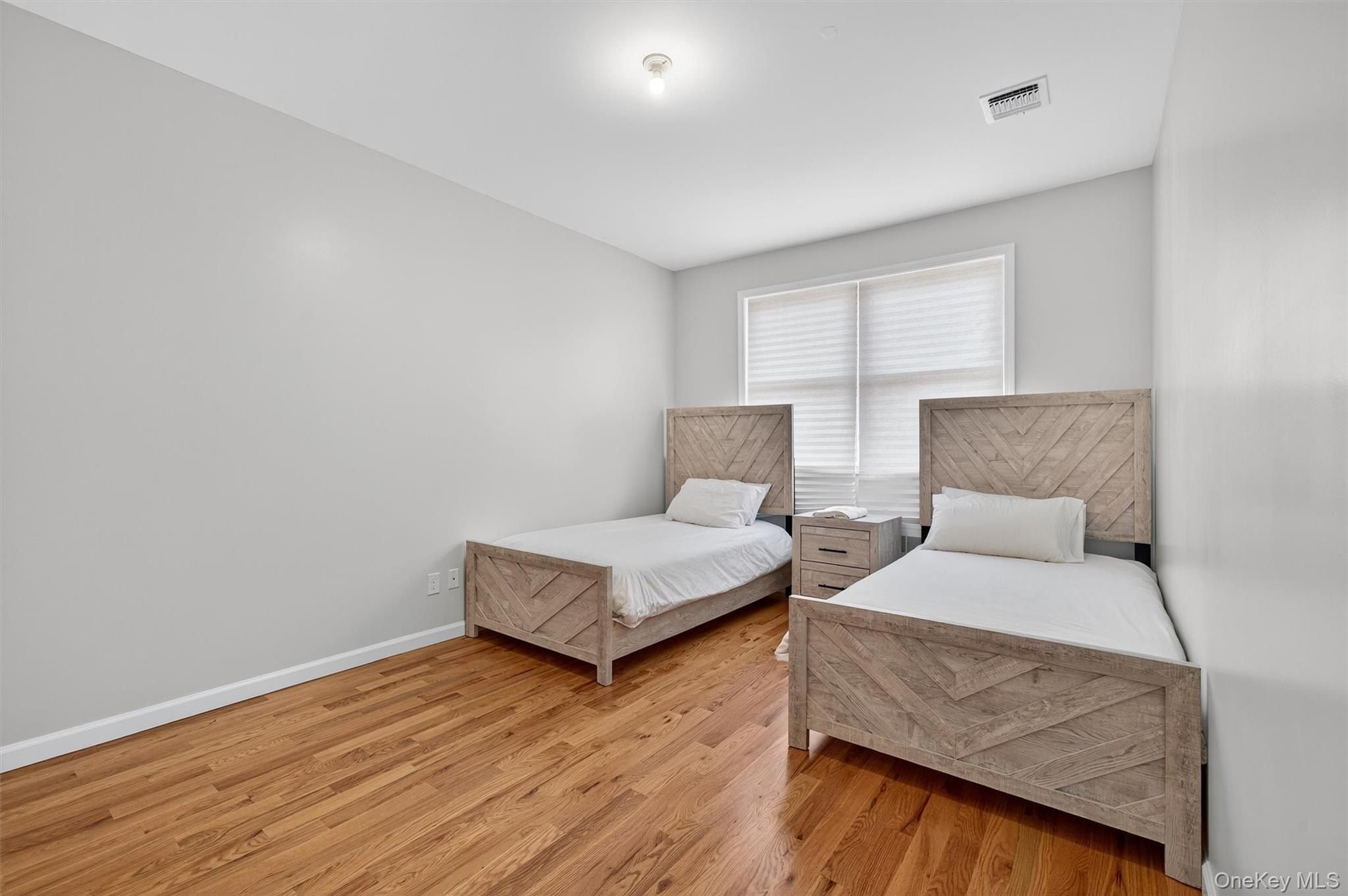 7 Maglenitz Street Unit 402. Palm Tree, NY 10950