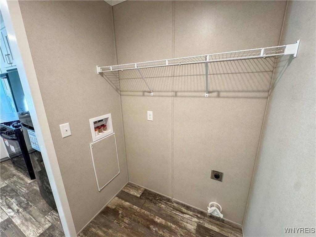 70 Rome Lane. Ontario, NY 14519