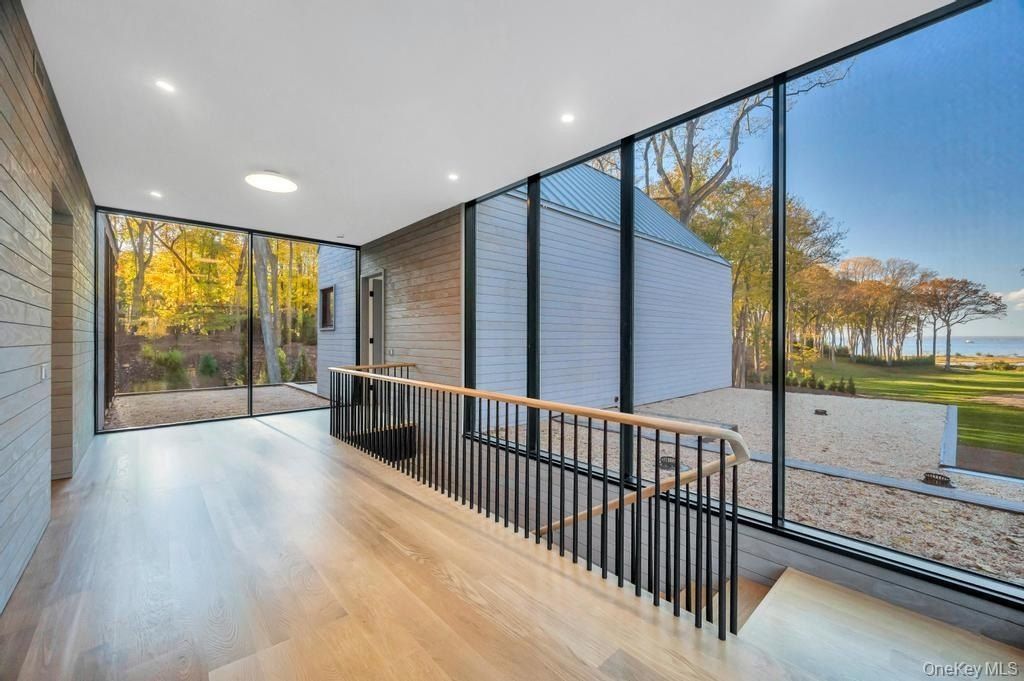 28 Watch Way. Lloyd Harbor, NY 11743