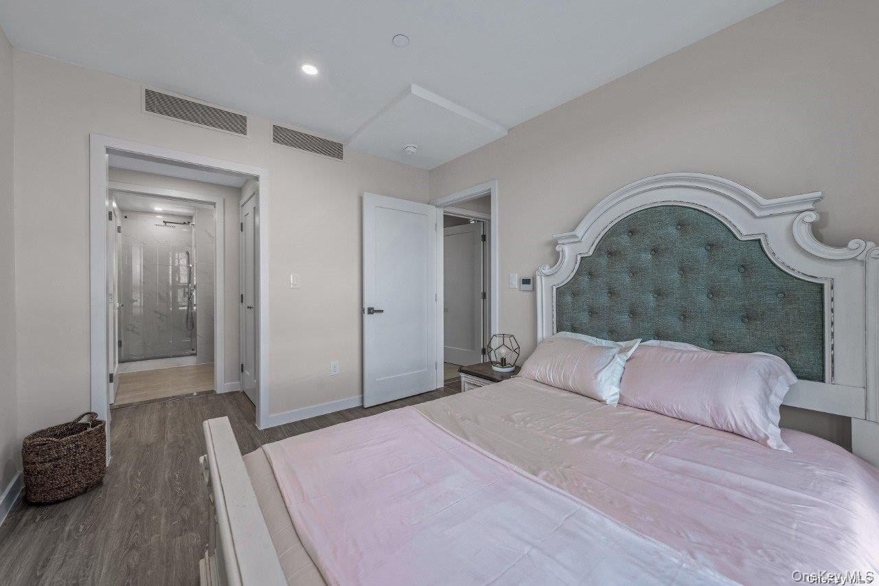 4330 52 Street Unit 3B. Woodside, NY 11377