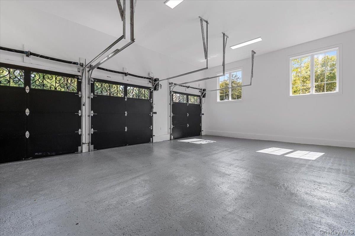 5 Gerry Lane. Lloyd Harbor, NY 11743