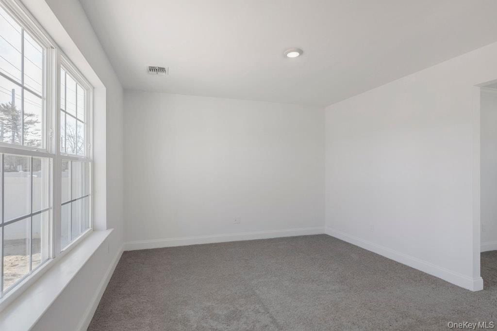 NC Ronkonkoma Avenue. Ronkonkoma, NY 11779