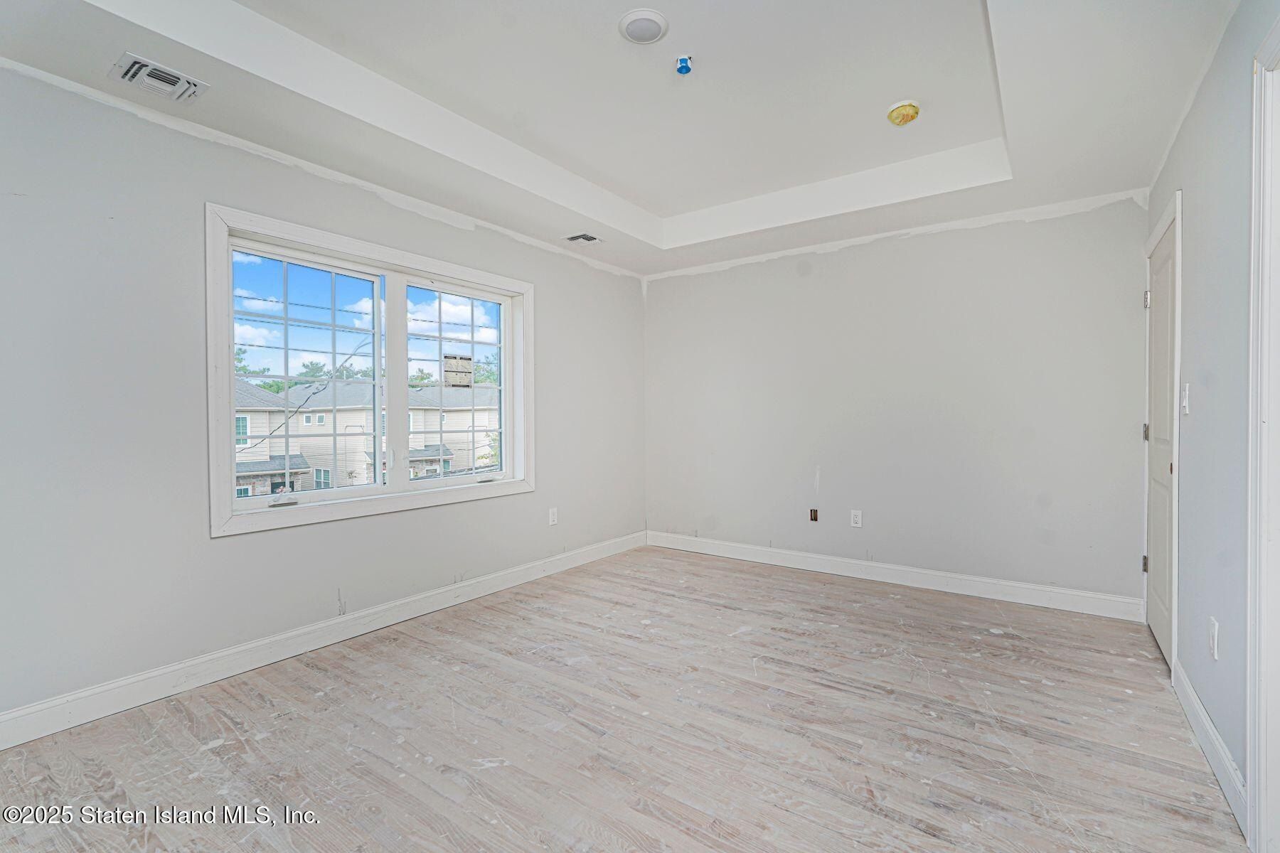 77 Alberta Avenue. Staten Island, NY 10314