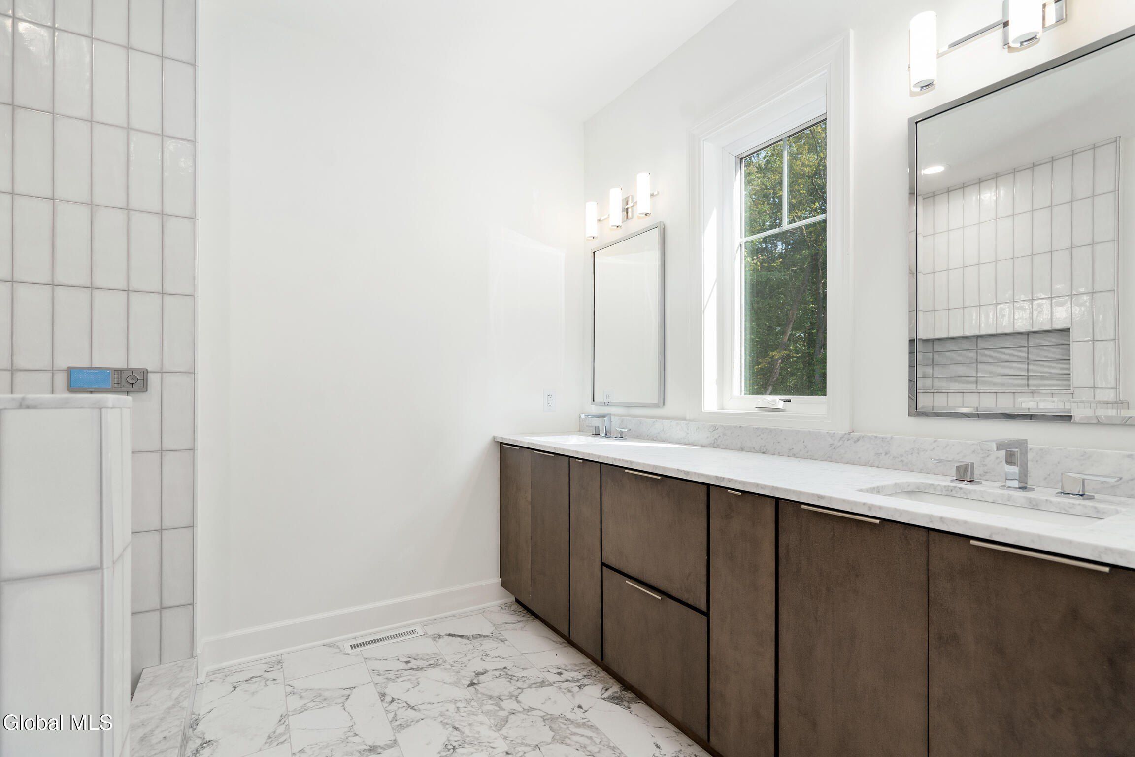 6 Cannon Royal Drive. Saratoga Springs, NY 12866