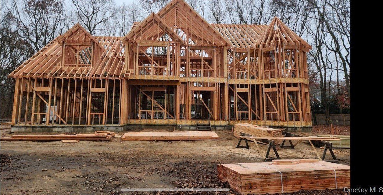 25A Randall. Shoreham, NY 11786