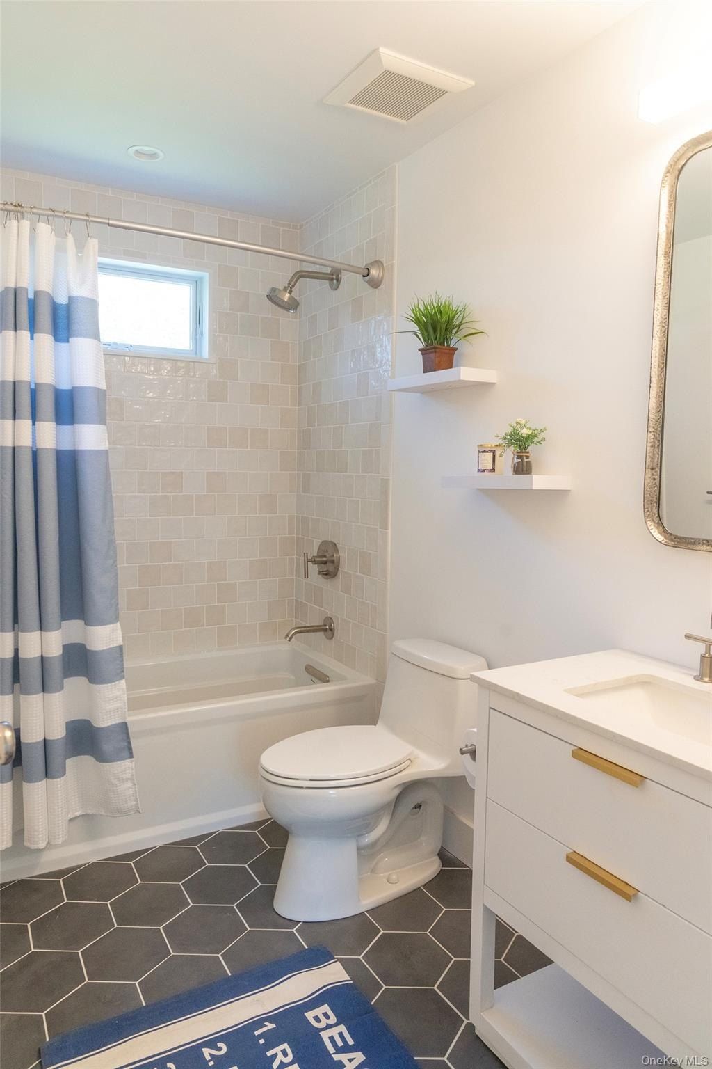 550 Madison Avenue. Greenport, NY 11944