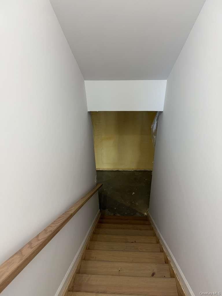 44 Elder Avenue. Farmingville, NY 11738