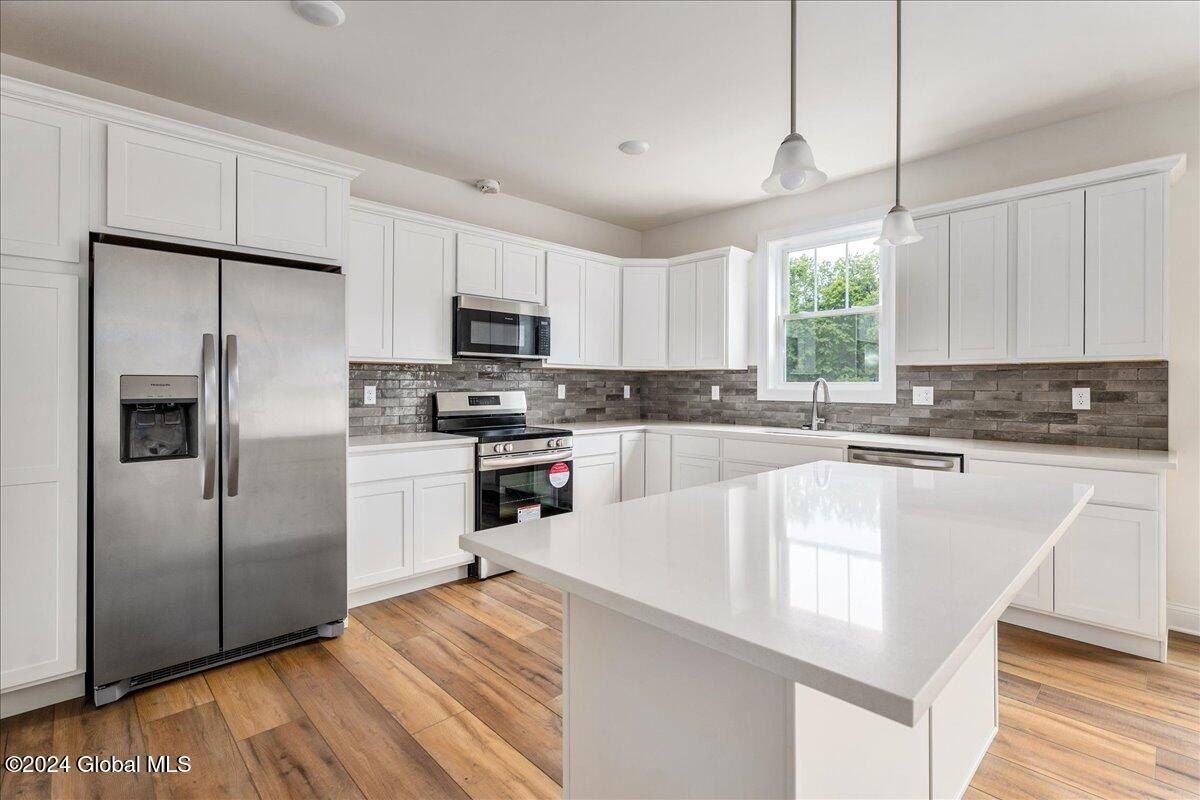 15 Eastpointe Drive. Saratoga Springs, NY 12866