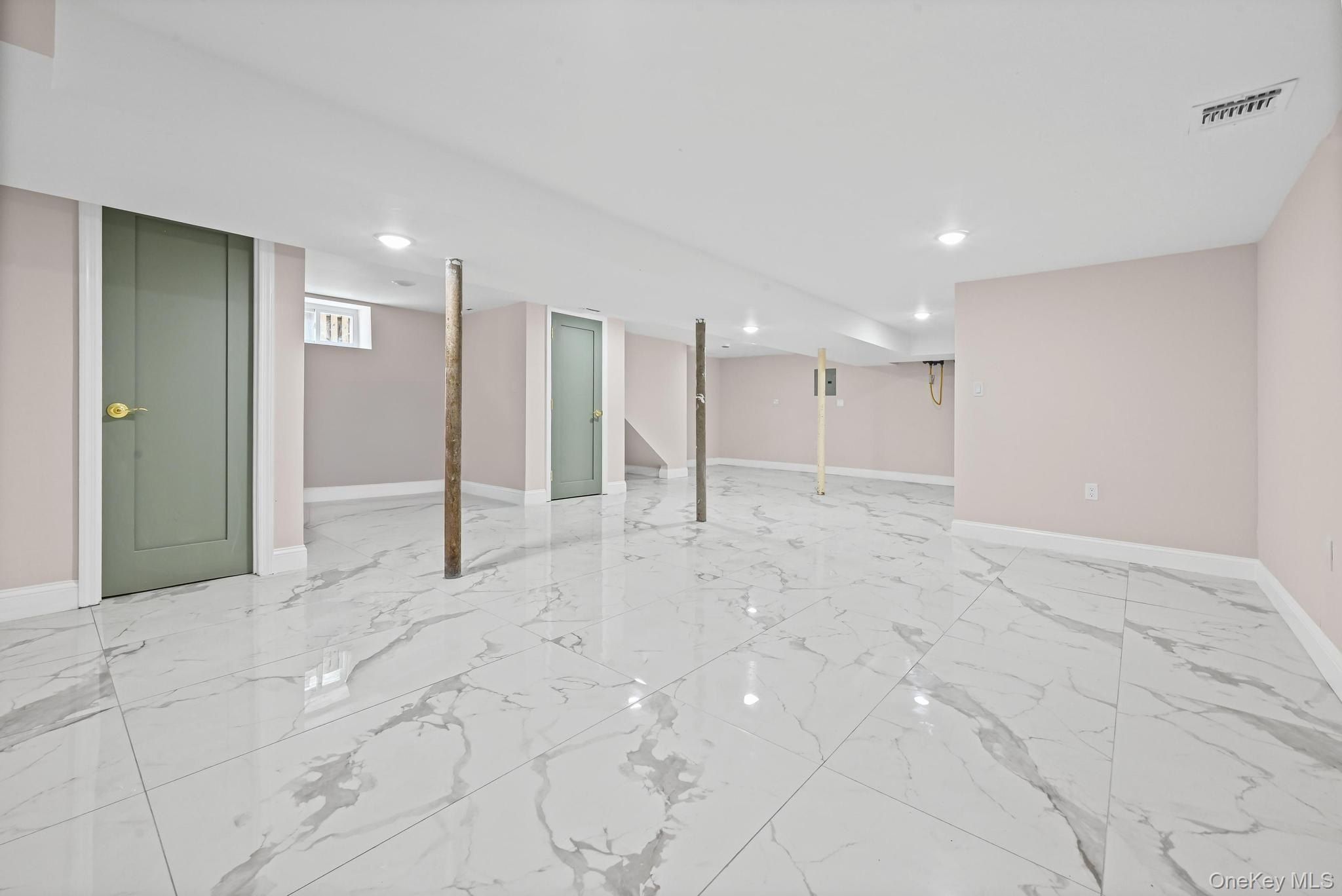 17842 146Th Terrace. Jamaica, NY 11434