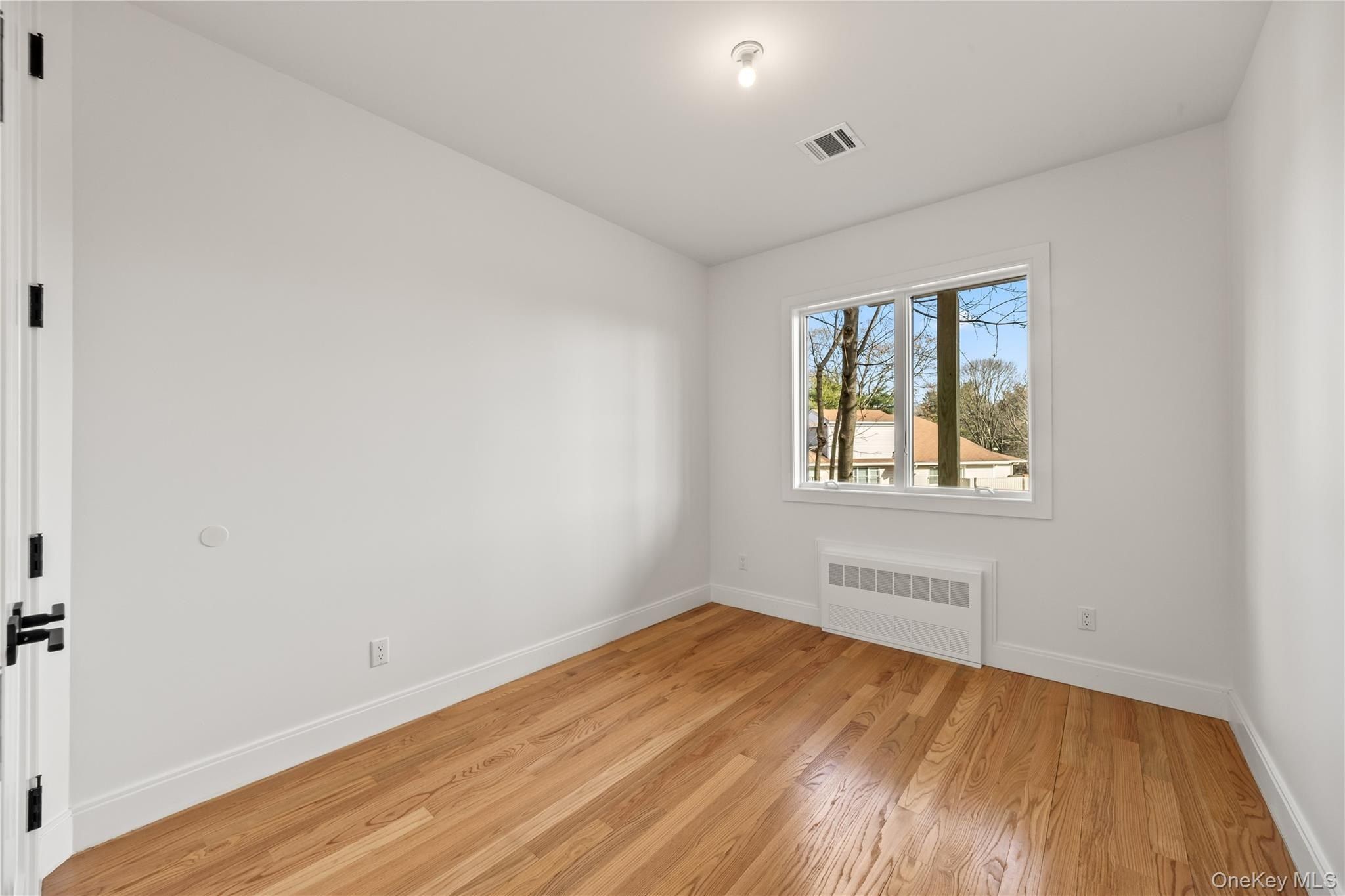 5 Jeffrey Place Unit 102. Monsey, NY 10952